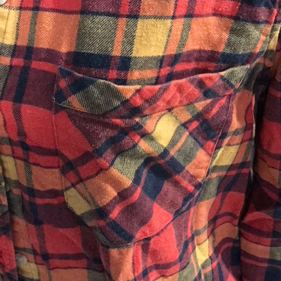 BDG ladies flannel shirt. - Picture 4 of 5